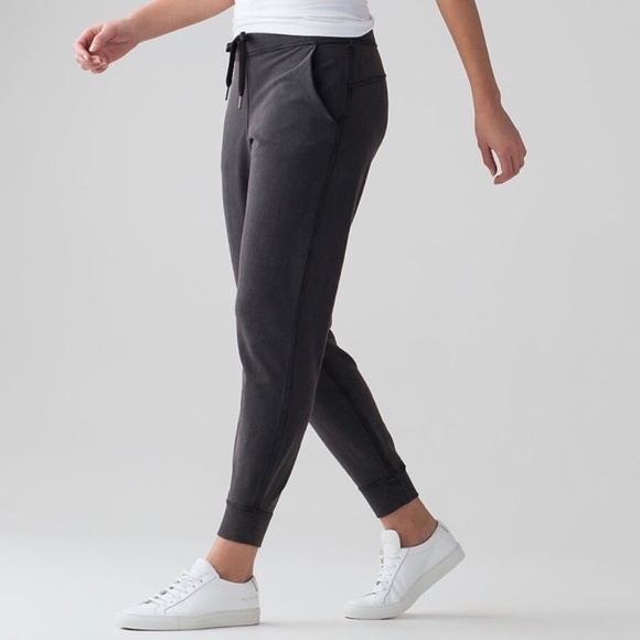 Lululemon Loop Back Jogger - Picture 1 of 7